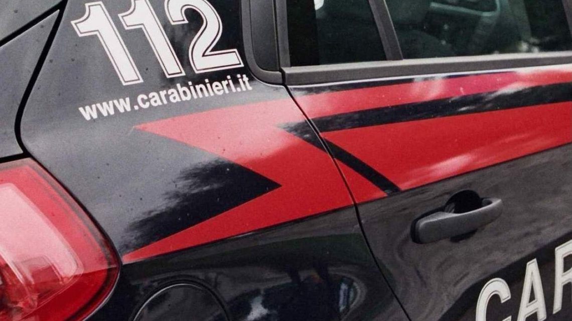 APPARTAMENTO IN FIAMME : INTERVENGONO CARABINIERI