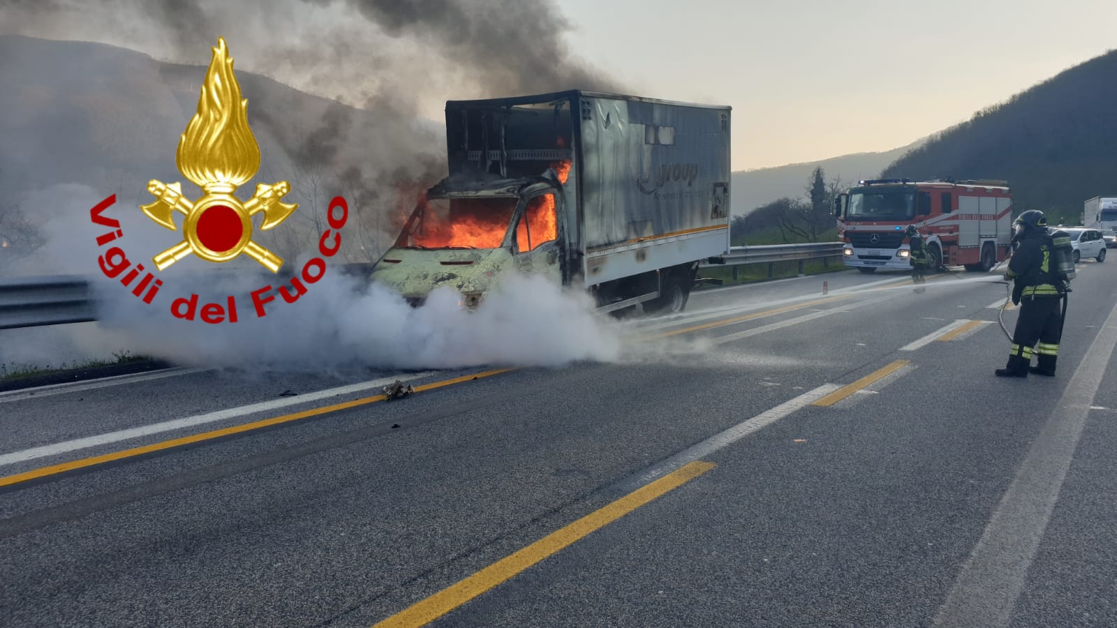 Autocarro In Fiamme Sull’autostrada A16 Napoli-Canosa – Punta L'Obbiettivo