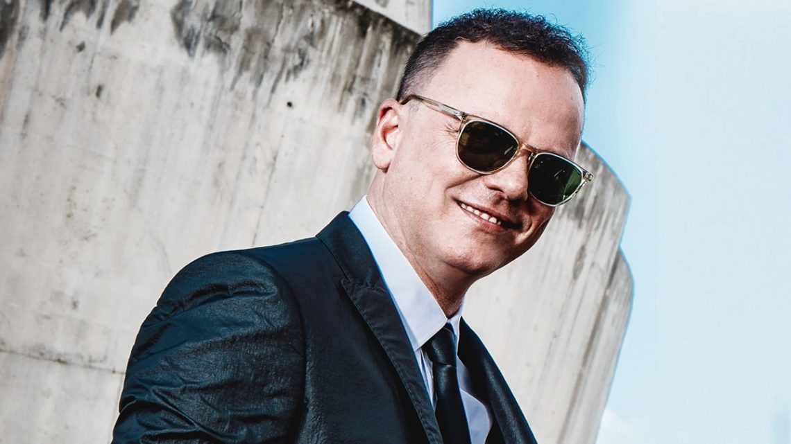 GIGI D’ALESSIO | “MANI E VOCE” FINALMENTE LIVE PIANO E VOCE PER L’ESTATE 2021