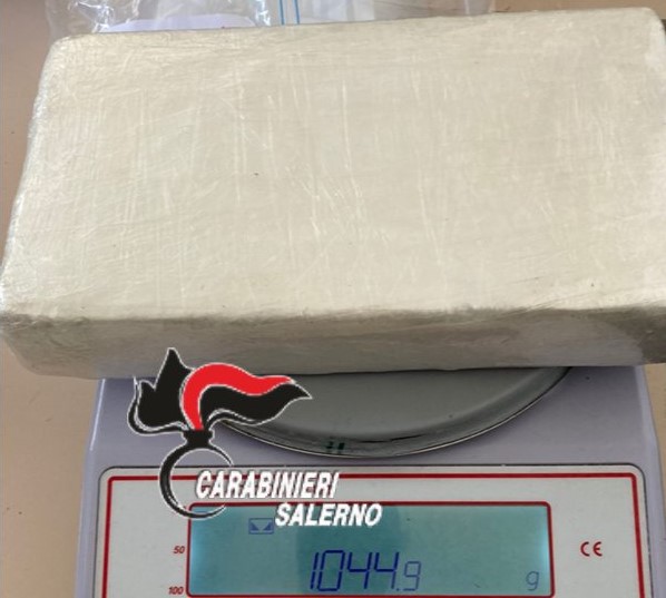 1 kg di cocaina in auto: arrestato dai carabinieri