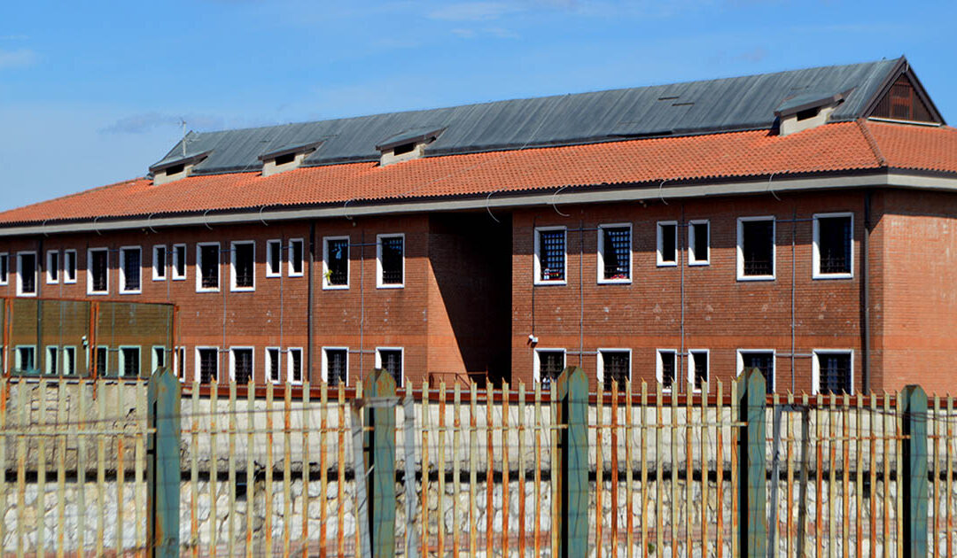 Lite tra detenuti nel carcere di Avellino – Detenuti devastano centraline elettriche e le telecamere della videosorveglianza