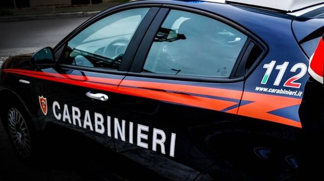 CASTELNUOVO CILENTO (SA): I CARABINIERI ESEGUONO LA MISURA CAUTELARE DEL DIVIETO DI AVVICINAMENTO CON L’APPLICAZIONE DEL BRACCIALETTO ELETTRONICO