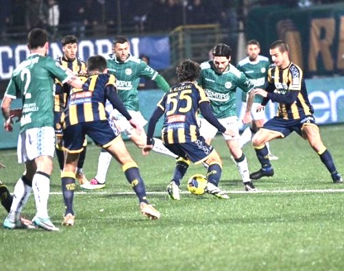 GHIDOTTI  REGALA  DUE  PUNTI  ALLA  JUVE STABIA