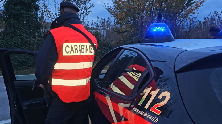 VALLO DI LAURO (AV) – I CARABINIERI INTENSIFICANO I CONTROLLI DEL TERRITORIO CON L’AUSILIO DI UNITÀ SPECIALI